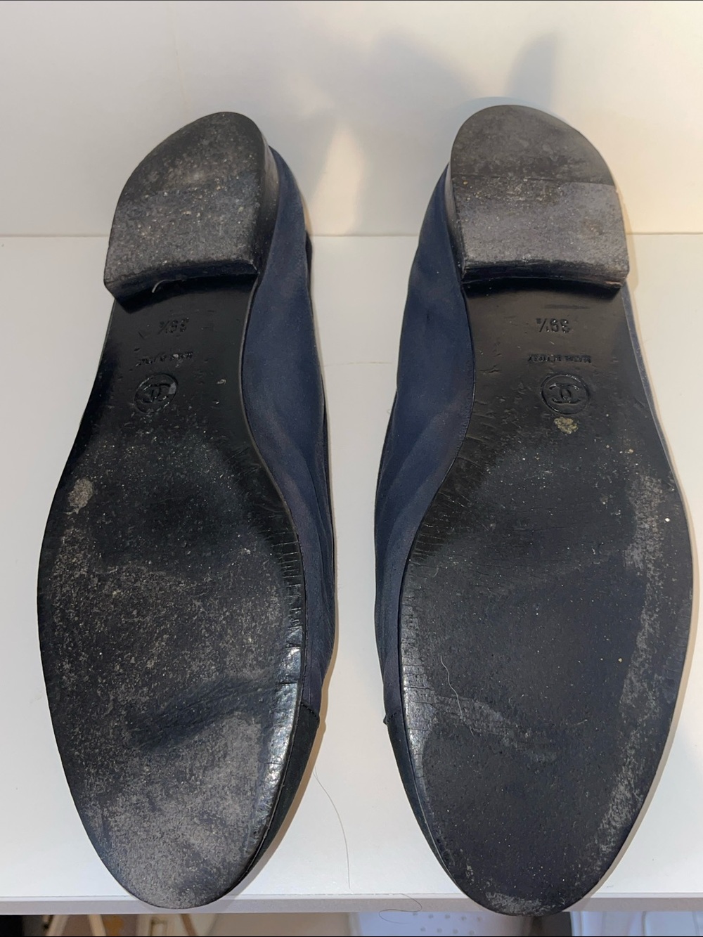 CHANEL Navy Leather Ballet Flats with Bow - Picture 8 of 16